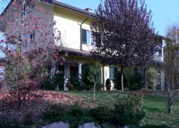 Facciata - Bilocale via Camillo Benso di Cavour, Jerago con Orago - foto 26