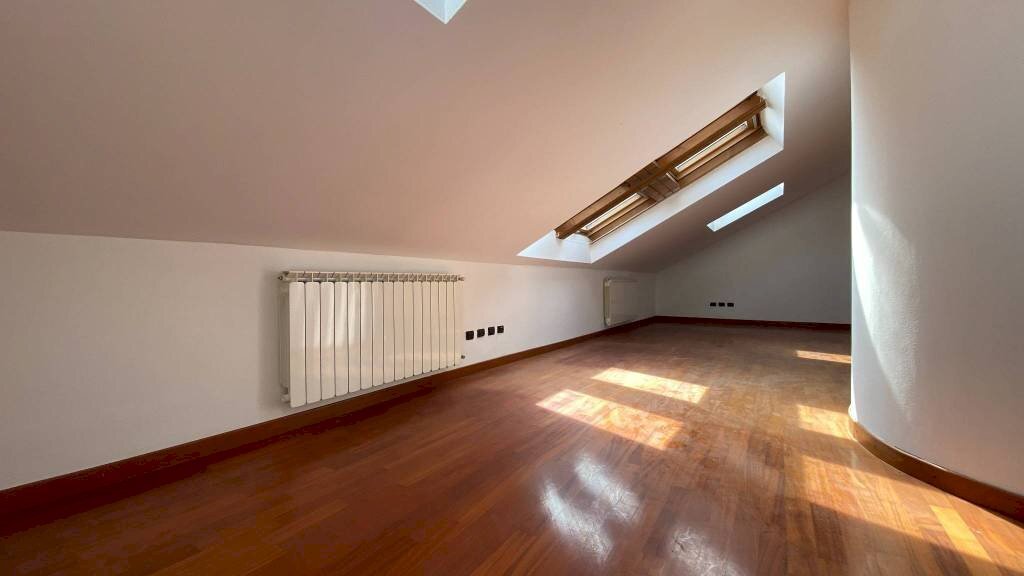 Stanza non arredata - Villa via Gabriele D'Annunzio, Arsago Seprio - foto 3