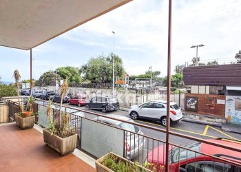 Foto 2 - Quadrilocale Via Francesco Crispi, Aci Castello - foto 2