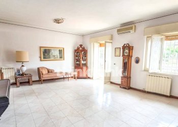 Foto 5 - Quadrilocale Via Francesco Crispi, Aci Castello - foto 5