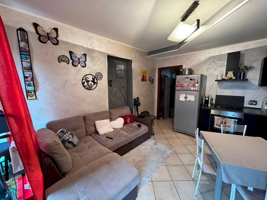 Salone - Two-room apartment strada dei Finigialdi, 12, Chieri - photo 2