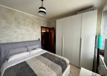 Camera da letto - Appartamento strada dei Finigialdi, 12, Chieri - foto 13