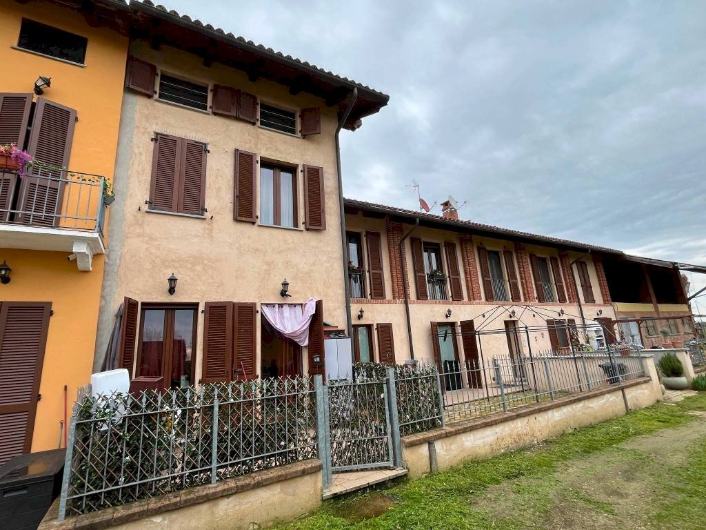 Facciata - Three-room apartment strada dei Finigialdi, 12, Chieri - photo 1