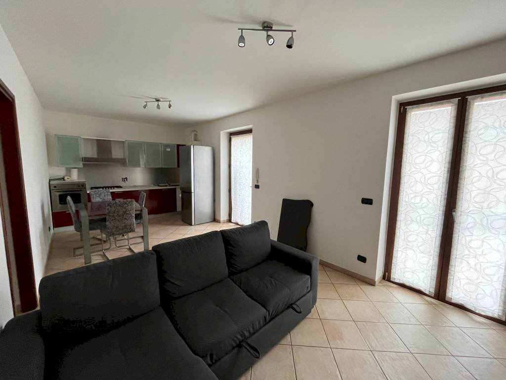 Salone - Three-room apartment strada dei Finigialdi, 12, Chieri - photo 3