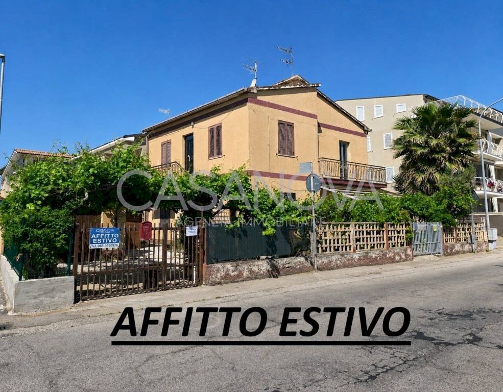 Zona - Quadrilocale Lungomare Rodi, 24, Giulianova - foto 1