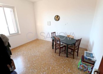 Salone - Quadrilocale Lungomare Rodi, 24, Giulianova - foto 12