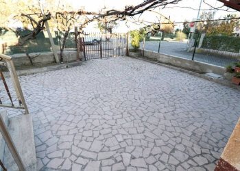 Cortile interno - Quadrilocale Lungomare Rodi, 24, Giulianova - foto 5