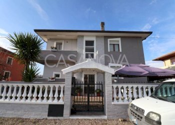 Facciata - Four-room apartment Roseto degli Abruzzi - photo 25