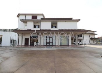 Zona - Stabile - Palazzo contrada Santa Maria dell'Arco, Mosciano Sant'Angelo - foto 1