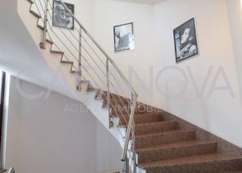 Scala - Stabile - Palazzo contrada Santa Maria dell'Arco, Mosciano Sant'Angelo - foto 2