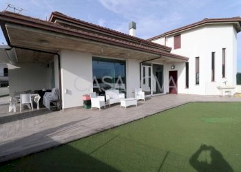 Giardino - Stabile - Palazzo contrada Santa Maria dell'Arco, Mosciano Sant'Angelo - foto 15