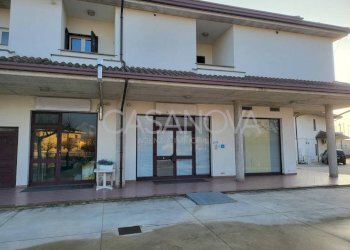 Facciata - Stabile - Palazzo contrada Santa Maria dell'Arco, Mosciano Sant'Angelo - foto 30