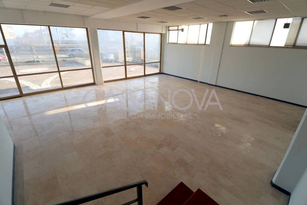 Interno non residenziale - Negozio viale Filippo Turati, Giulianova - foto 2