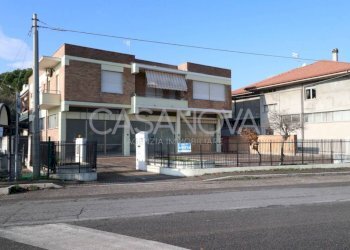 Facciata - Negozio viale Filippo Turati, Giulianova - foto 10