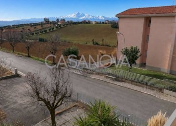 Vista - Four-room apartment via Umberto Terracini, 23, Mosciano Sant'Angelo - photo 9