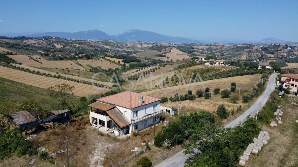 Vista - Rustico Mosciano Sant'Angelo - foto 2