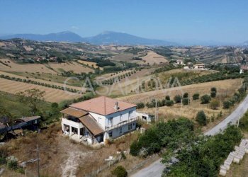 Vista - Rustico Mosciano Sant'Angelo - foto 2