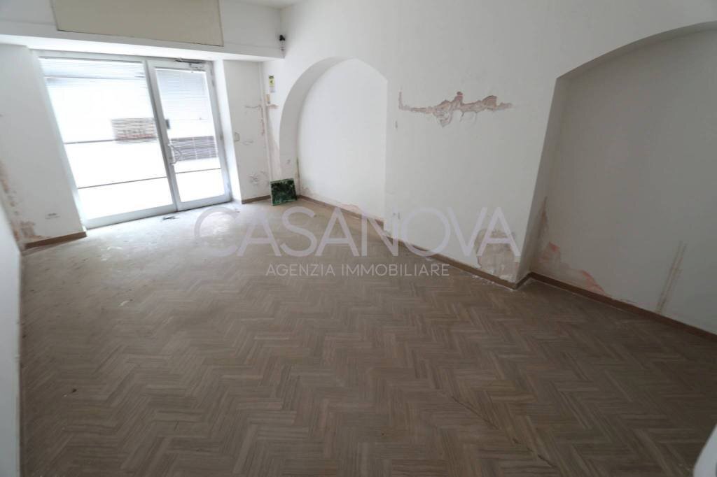 Stanza non arredata - Negozio via Galileo Galilei, 17, Giulianova - foto 3