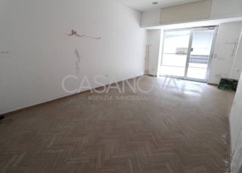 Stanza non arredata - Negozio via Galileo Galilei, 17, Giulianova - foto 2