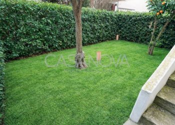 Giardino - Villa a Schiera Mosciano Sant'Angelo - foto 9