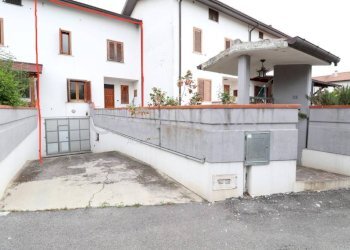 Facciata - Villa a Schiera Bellante - foto 1