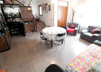 Salone - Villa a Schiera Bellante - foto 9