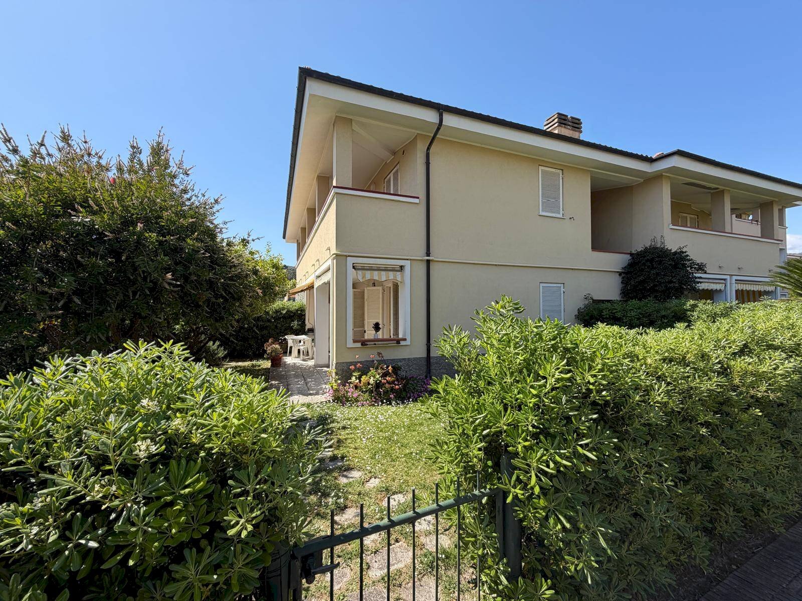 Foto 1 - Bilocale Via Caduti di Nassirya
 
3, Diano Castello - foto 1