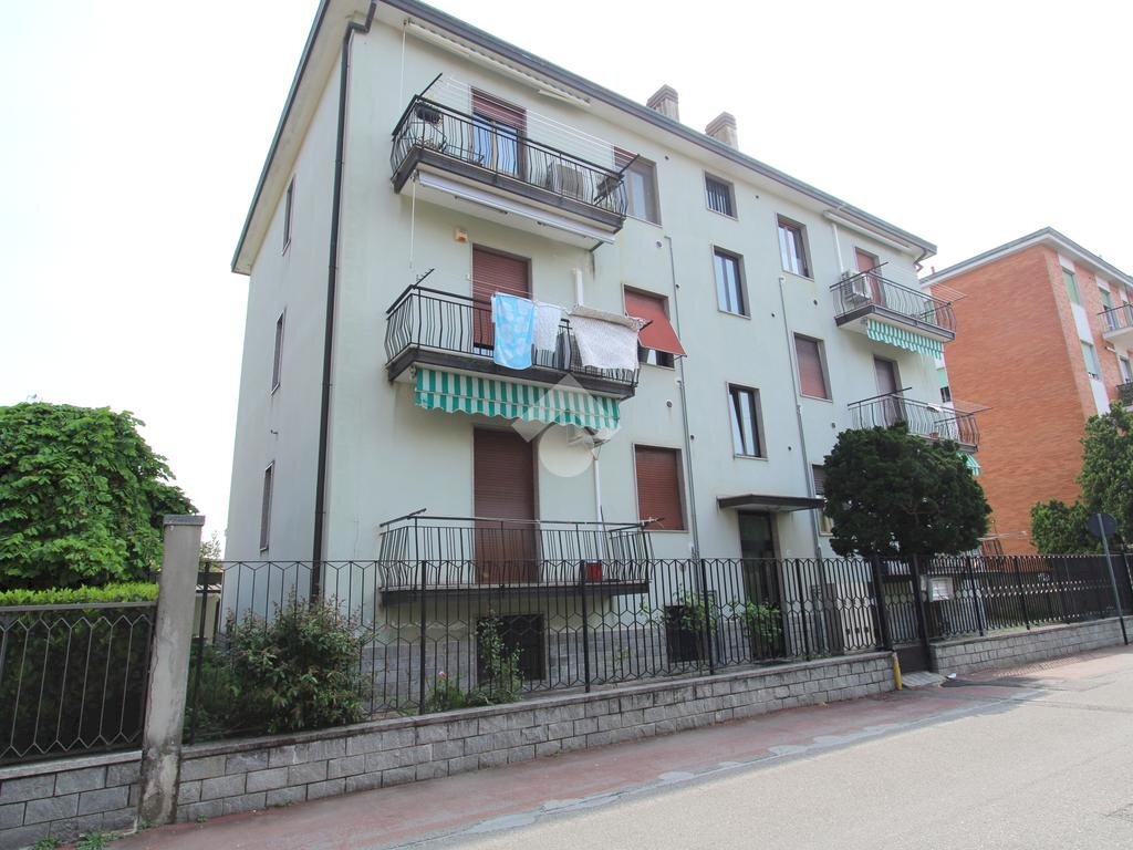 Trilocale Via Vittorio Veneto, Bareggio - foto 1