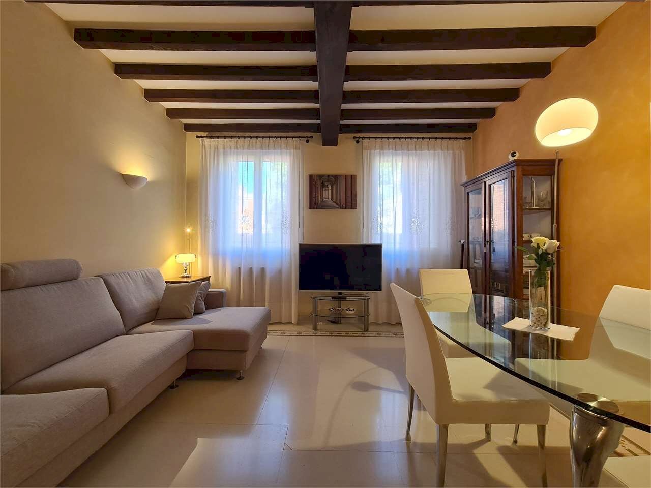 Three-room apartment Modena (neighborhood Circoscrizione 1) - photo 1