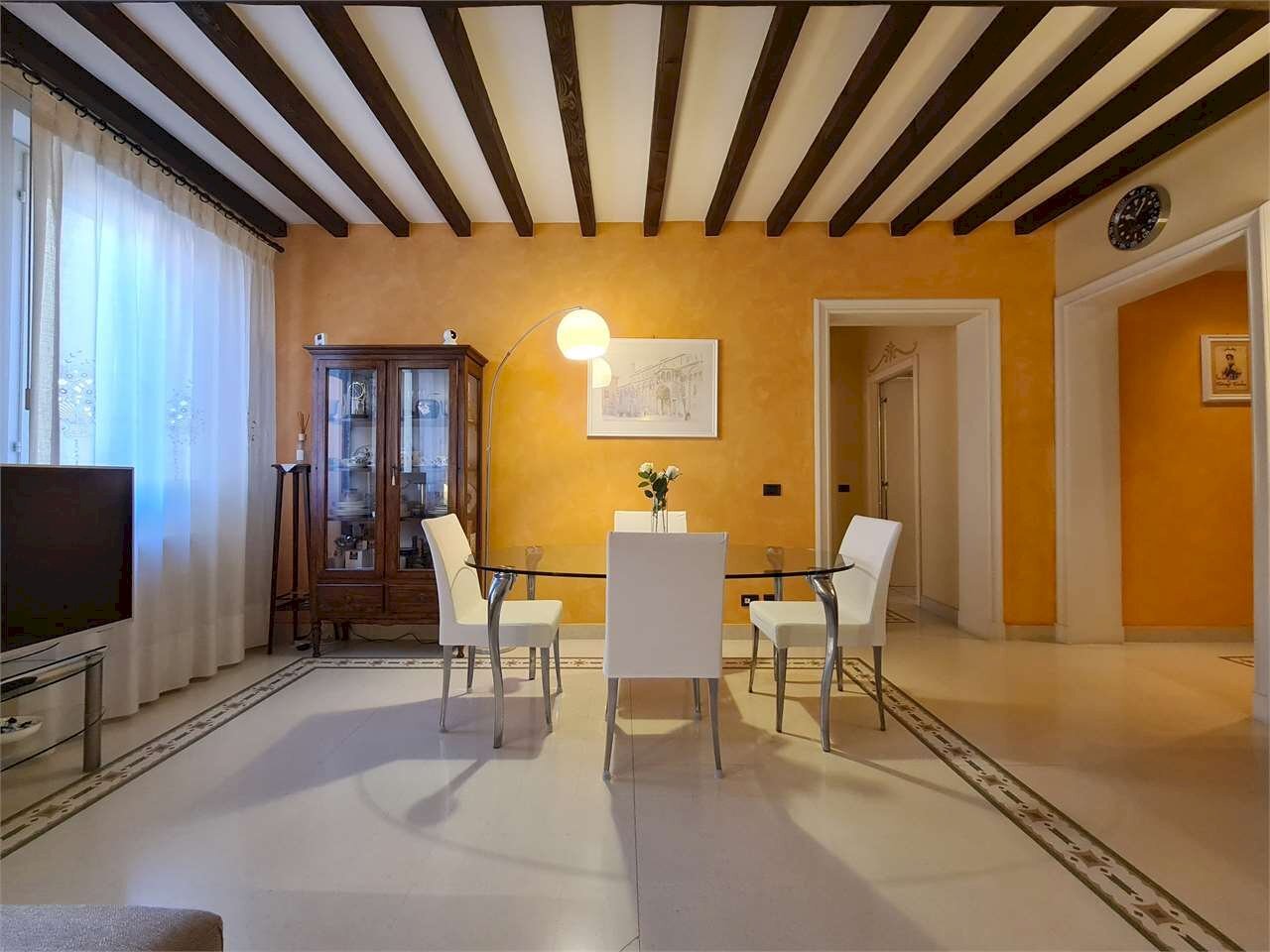 Three-room apartment Modena (neighborhood Circoscrizione 1) - photo 3