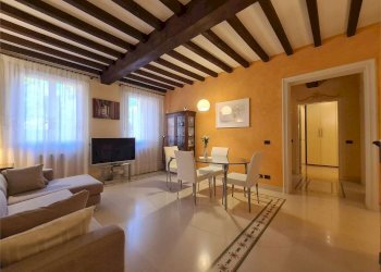 Three-room apartment Modena (neighborhood Circoscrizione 1) - photo 4