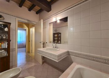 Three-room apartment Modena (neighborhood Circoscrizione 1) - photo 17