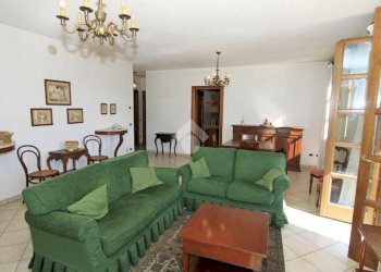 Appartamento Piazza Dante Alighieri, Gavi - foto 2