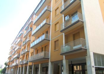 Trilocale via Amilcare Ponchielli, 5, Bologna (zona Toscana) - foto 1