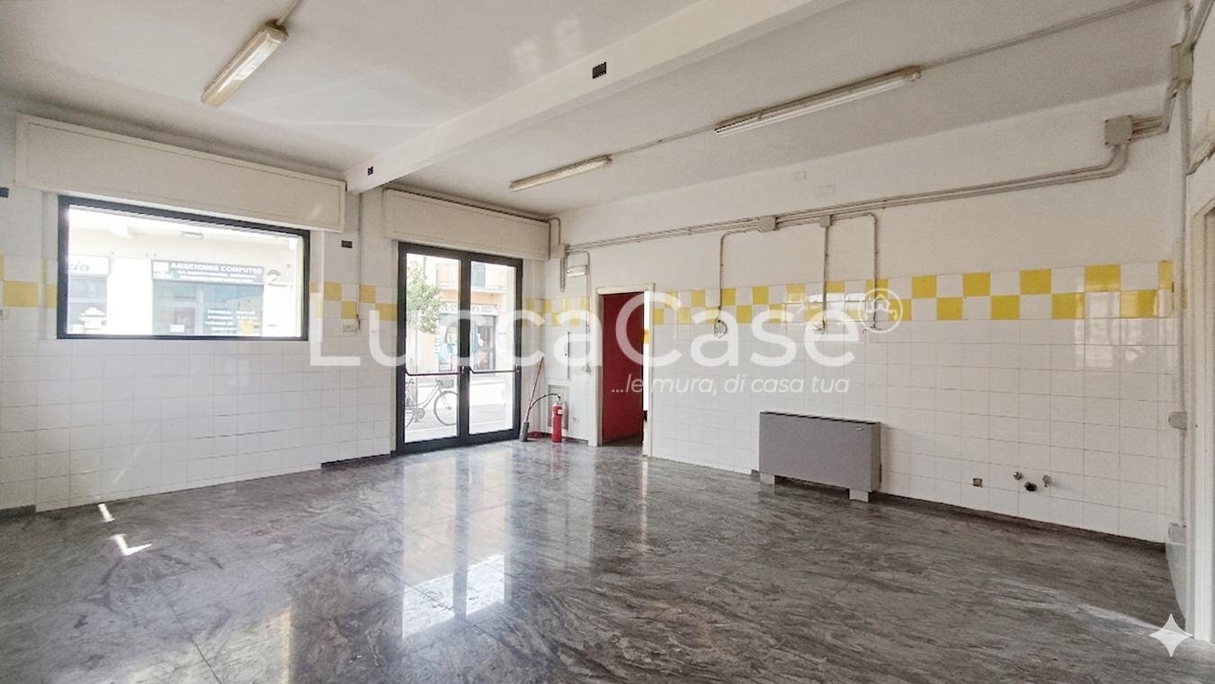 Commercial Premises Lucca (neighborhood Sant'Anna) - photo 2