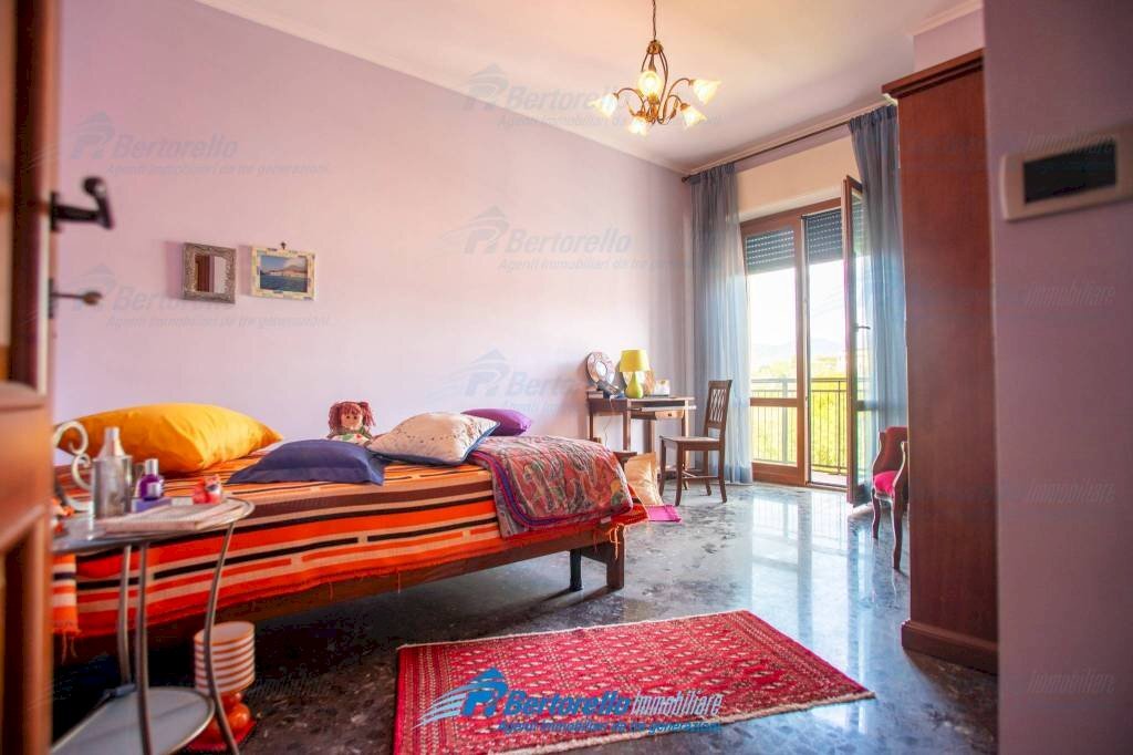 Three-room apartment Genova (neighborhood Sampierdarena) - photo 3