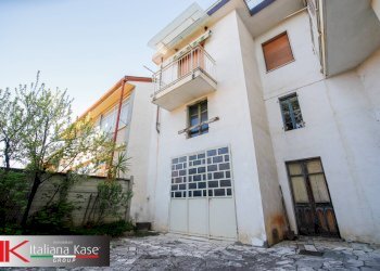 Foto 2 - Stable - Palace via sauro
 
1, Caluso - photo 2