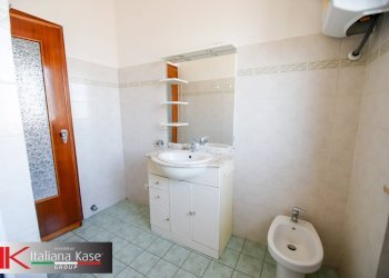 Foto 41 - Stable - Palace via sauro
 
1, Caluso - photo 41