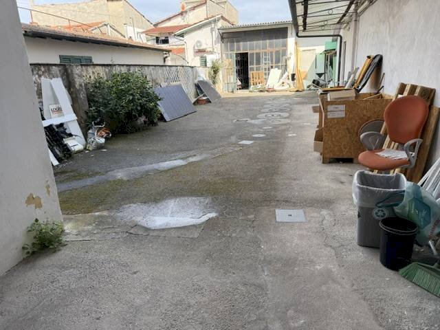Foto 3 - Commercial Premises via della foce
 
100, Viareggio - photo 3