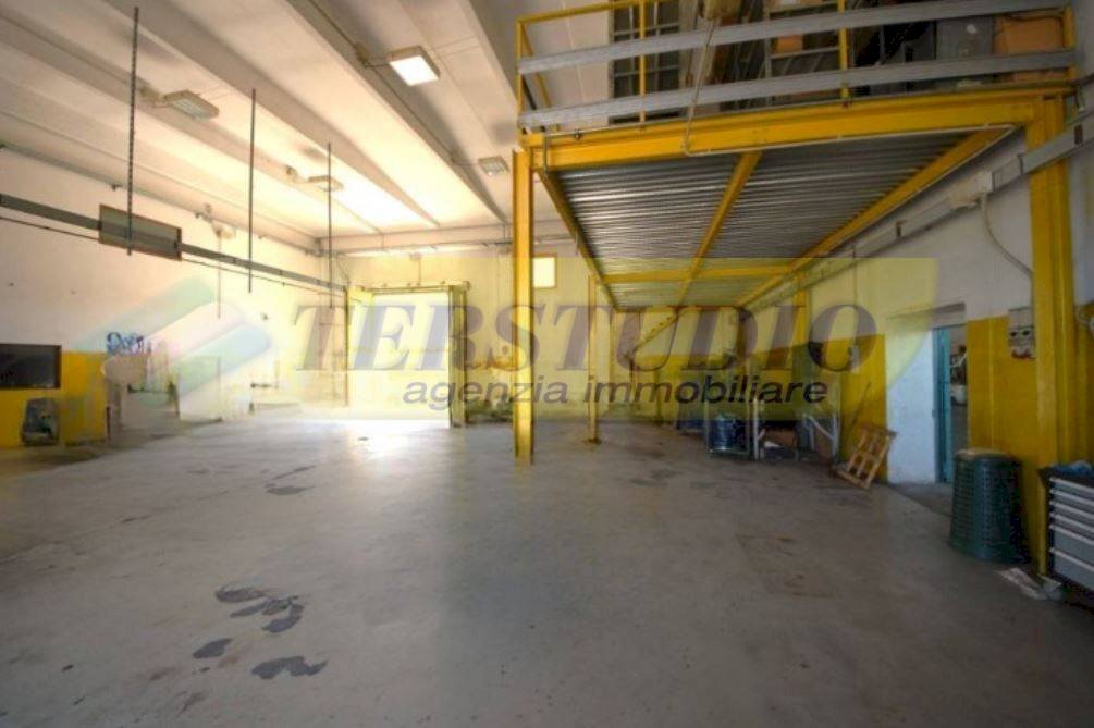 Foto 2 - Capannone Via San Pietro
 
snc, Barzana - foto 2