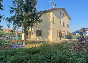 Foto 1 - Casa semi indipendente Via Gallerani
 
39, Cento - foto 1