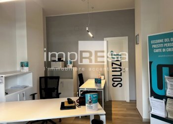 Foto 2 - Negozio piazzale Da Vinci
 
3, Venezia - foto 2