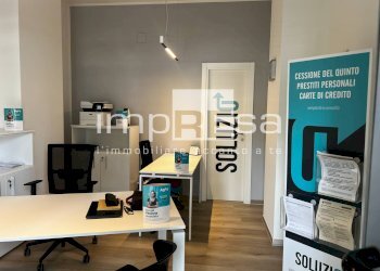 Foto 8 - Negozio piazzale Da Vinci
 
3, Venezia - foto 8