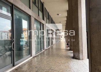 Foto 25 - Negozio piazzale Da Vinci
 
3, Venezia - foto 25