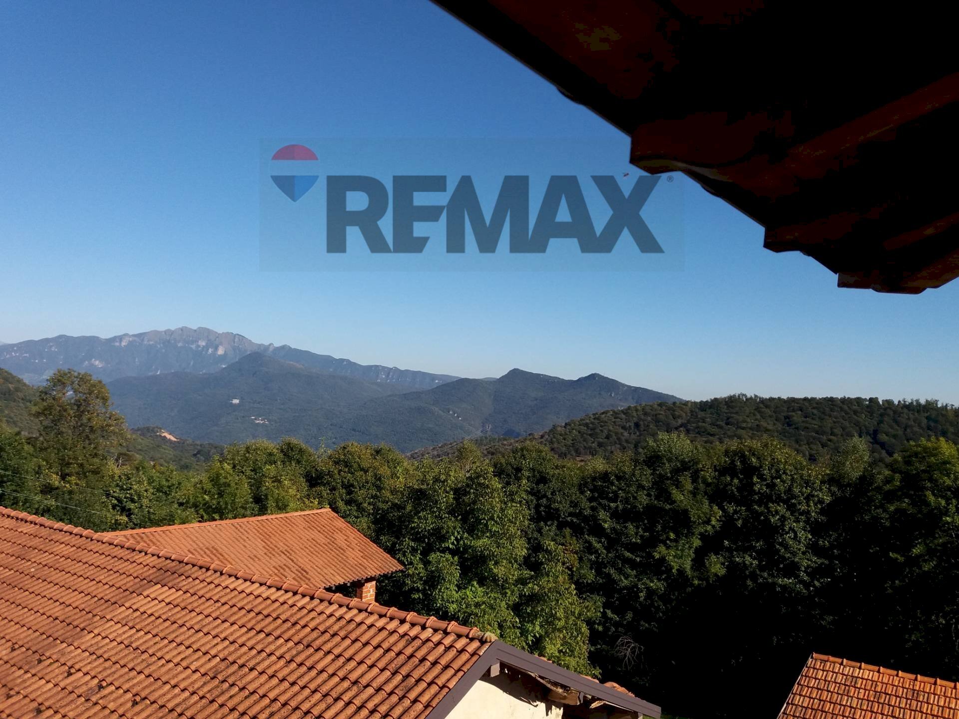 Vista delle montagne - Two-room apartment Via Per Ganna
 
20, Cuasso al Monte - photo 1