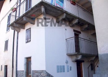 Edificio all\'aperto - Semi-detached Villa Via Per Ganna
 
20, Cuasso al Monte - photo 2