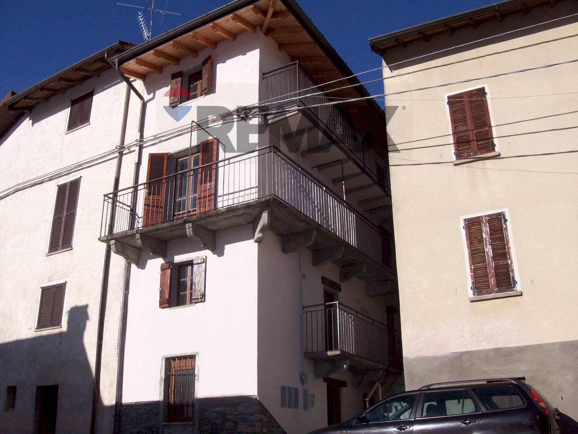 Edificio all\'aperto - Semi-detached house Via per Ganna
 
20, Cuasso al Monte - photo 1
