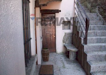 Scale - Semi-detached house Via per Ganna
 
20, Cuasso al Monte - photo 3
