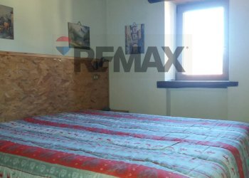 Camera / camera da letto - Semi-detached house Via per Ganna
 
20, Cuasso al Monte - photo 12