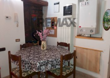 Sala da pranzo - Semi-detached house Via per Ganna
 
20, Cuasso al Monte - photo 24